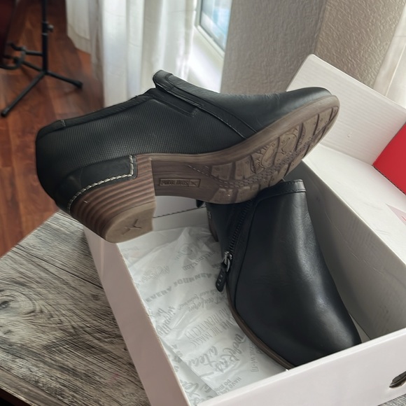 Pikolinos size 40 color black use a few times really good condition - Picture 4 of 4